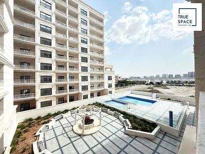 Largest 2 bedroom in the building l Pool View l Close to Metro