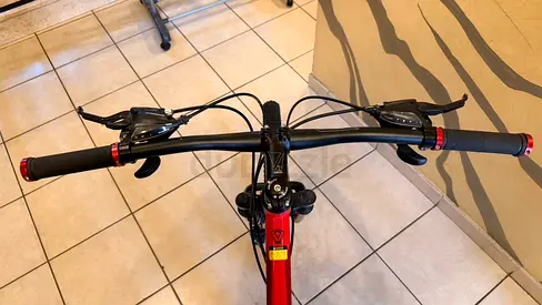 JAVA Passo Mountain Bike Size: S Condition: Used 3 times, newly serviced Extras: New tyre, full-face