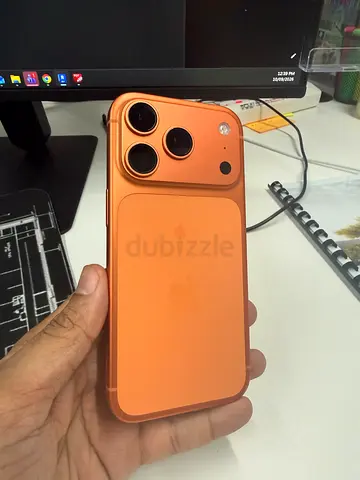 iPhone (orange)with smart cover - used, new condition