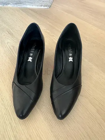 Brand new genuine leather black shoes size 38