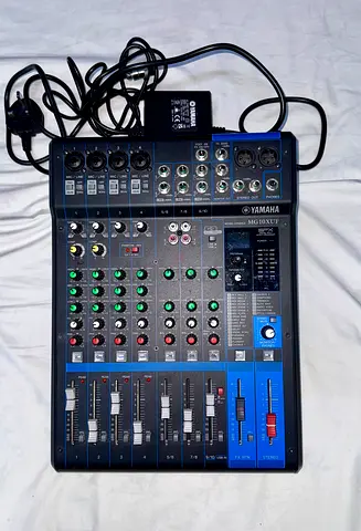 Yamaha MG10XUF 10-Input Mixer (With Faders) (New Condition )