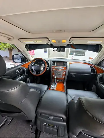 2015 Infiniti QX80 照片 2