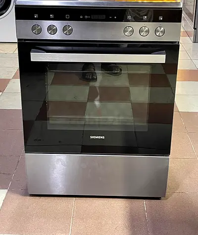 Siemens 60cm Four Hobs full electric ceramic Cooking range Exellent Condition