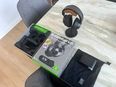SteelSeries Arctis Nova Pro Wireless Headset with Base Station - Excell Condition + Box + Free Stand