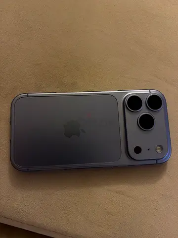 Almost brand new I phone 18 pro dual sim blue