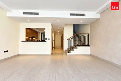Exclusive | Vacant | Family Layout