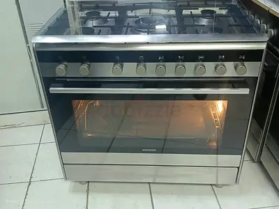 Siemens Brand Latest Model Full Gas 5 Burner Cooker. Size 90 X 60 cm . Made in Italy. Excellent