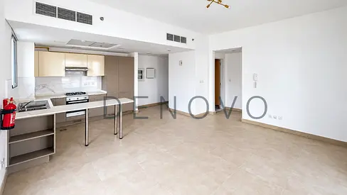 Elegant 1 Br | Stunning views| Near Exit & Mall