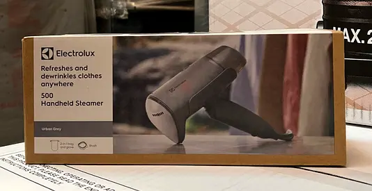 New Electrolux Handheld Steamer Care 500 Fast Heating, Easy to Transport E5HS1-700G with Box