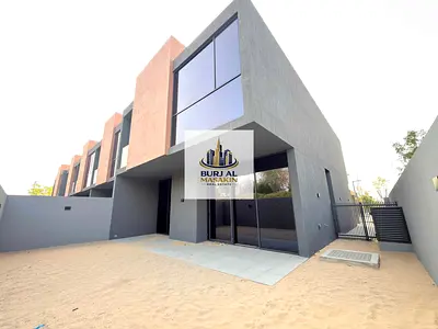 Brand New 4 bedroom corner townhouse with majlis || Available for rent in new phase in cheaper price