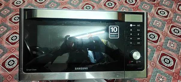 Samsung countertop microwave oven - good working condition