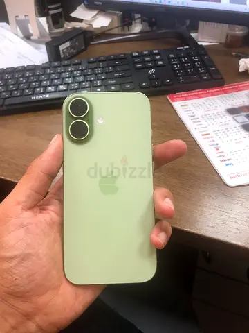 IPHONE 17 in good condition - unlocked