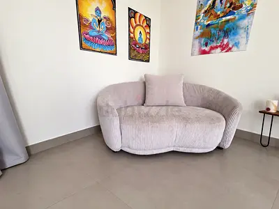 Elegant Curved 2-Seater Sofa – Excellent Condition