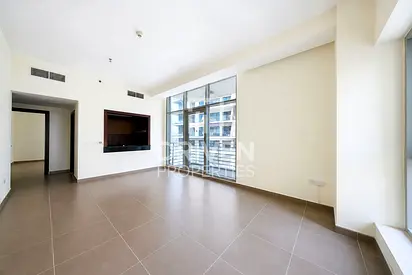 Vast | Bright Apt | Canal and Burj Khalifa View