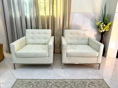 Pair of White Leather Armchairs with Metal Legs - Modern Design