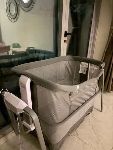 Electric baby cot, almost free