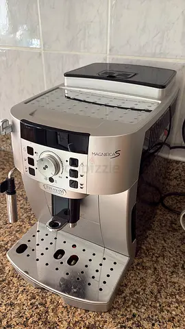 Delonghi Magnifica S Espresso/Coffee Machine - Used, Working