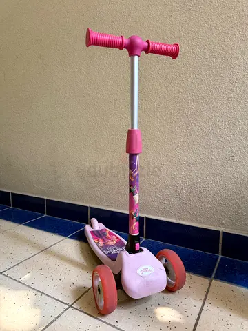 Spartan Disney Princess 3-Wheel Kids Scooter with LED Light-Up Wheels – Great Condition