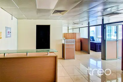 Vacant | Close to Metro | Furnished