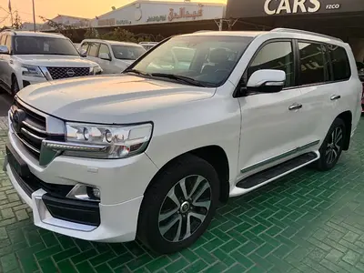 2019 Toyota Land Cruiser VXR 5.7L GCC Specs - Excellent Condition