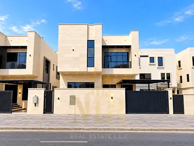 **فيلا فاخرة جاهزة للسكن فوراً في الياسمين، عجمان | 5 غرف ماستر + روف | شامل رسوم التسجيل والكهرباء والمياه والمكيفات** **فيلا فاخرة جاهزة للسكن فورا