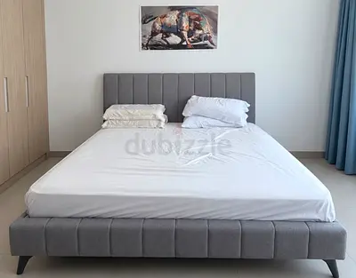 King Size Bed Frame 180×200 cm – Excellent Condition