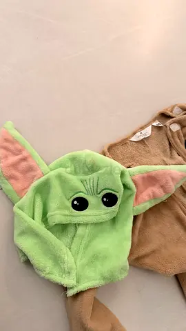 Halloween costume green ‘Yoda' style hood. Used once H&M aged 6-8 years kid. Excellent condition
