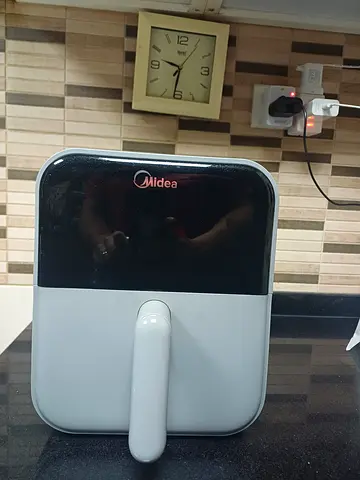 Midea air fryer very lightly used