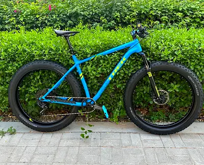 Trek Farley 9 Fat Bike, Sram Groupset, Large Frame, Hydraulic Brakes, Dropper Seat Post.