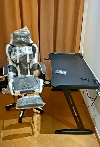 Gaming chair with matching gaming desk — like new,