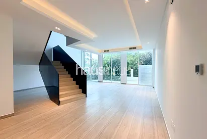 Private Corner Unit | Bay Facing | True Listing