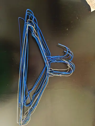 Set of metal clothes hangers (blue/white) - 20 pcs