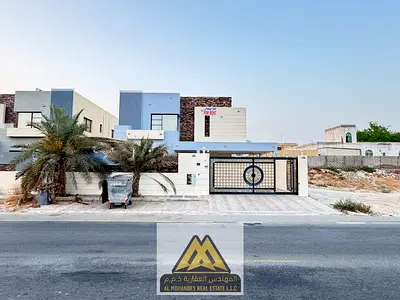 للإيجار التجاري بالروضة 2، فيلا على شارع التلة، أرض 5,000 قدم، 5 غرف ماستر، مجلس، صالة، غرفة خادمة ومطبخ كبير. 170 ألف سنوياً.