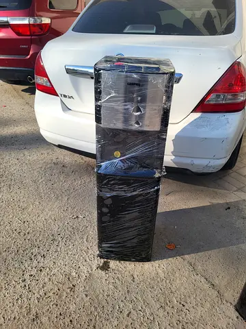 Bottom load water dispenser