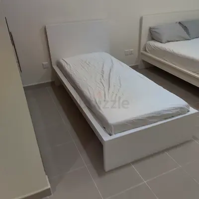 single bed with mattress Available in perfect condition
