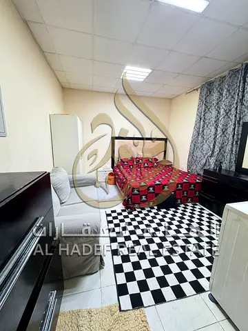 متاح من اليوم + استوديو مفروش وجاهز للسكن + الكهرباء والمياه والإنترنت والغاز شامل + قريب من محطة الباص ولولو والمبارك سنتر