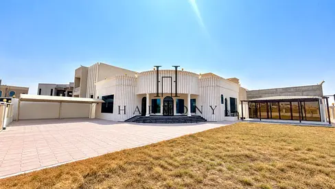Modern Fully Furnished 4-Bedroom Villa with Majlis & Large Outdoor Area
