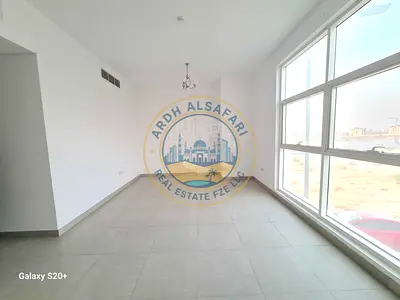 شقة واسعة بغرفة نوم واحدة وصالة مع موقف سيارات مغطى في مدينة تلال بالشارقة بالقرب من مسجد الشارقة