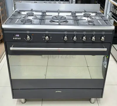 SMEG Dual Combination Stove 90cm With Excellent Condition Same As Like New With Dual Fan