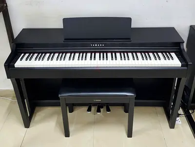 The Yamaha Clavinova CLP-625B (Black finish) is an entry-level digital piano from Yamaha's CLP-600
