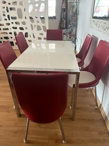 Dining table and 6 chairs for sale