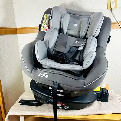 Joie 360 spin isofix car seat.