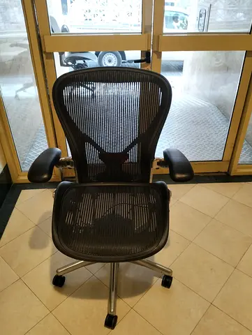 Herman Miller Aeron chair for selling.fully loaded