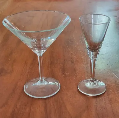 Set of 35 party glasses
