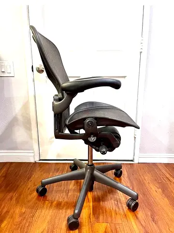 Herman Miller Aeron chair for selling.fully loaded chair