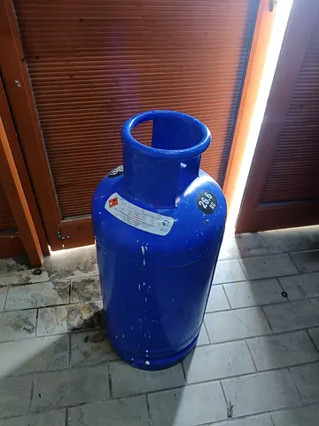 Gas cylinder
