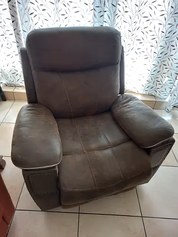 ROCKING CHAIR RECLINER