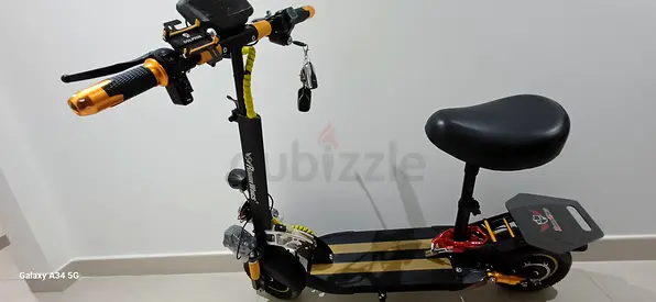 Electric Scooter with Seat —  Excellent Working Condition