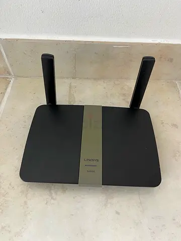 Linksys Dual-Band WiFi Router (2 Antennas) - Good Working Condition