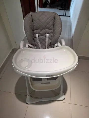 Giggles comfortable baby high chair with detachable tray - excellent condition. Used only few time